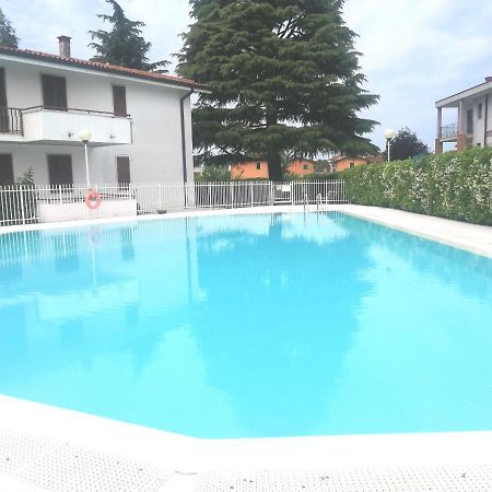 Appartamento A Peschiera Del Garda Con Piscina Εξωτερικό φωτογραφία