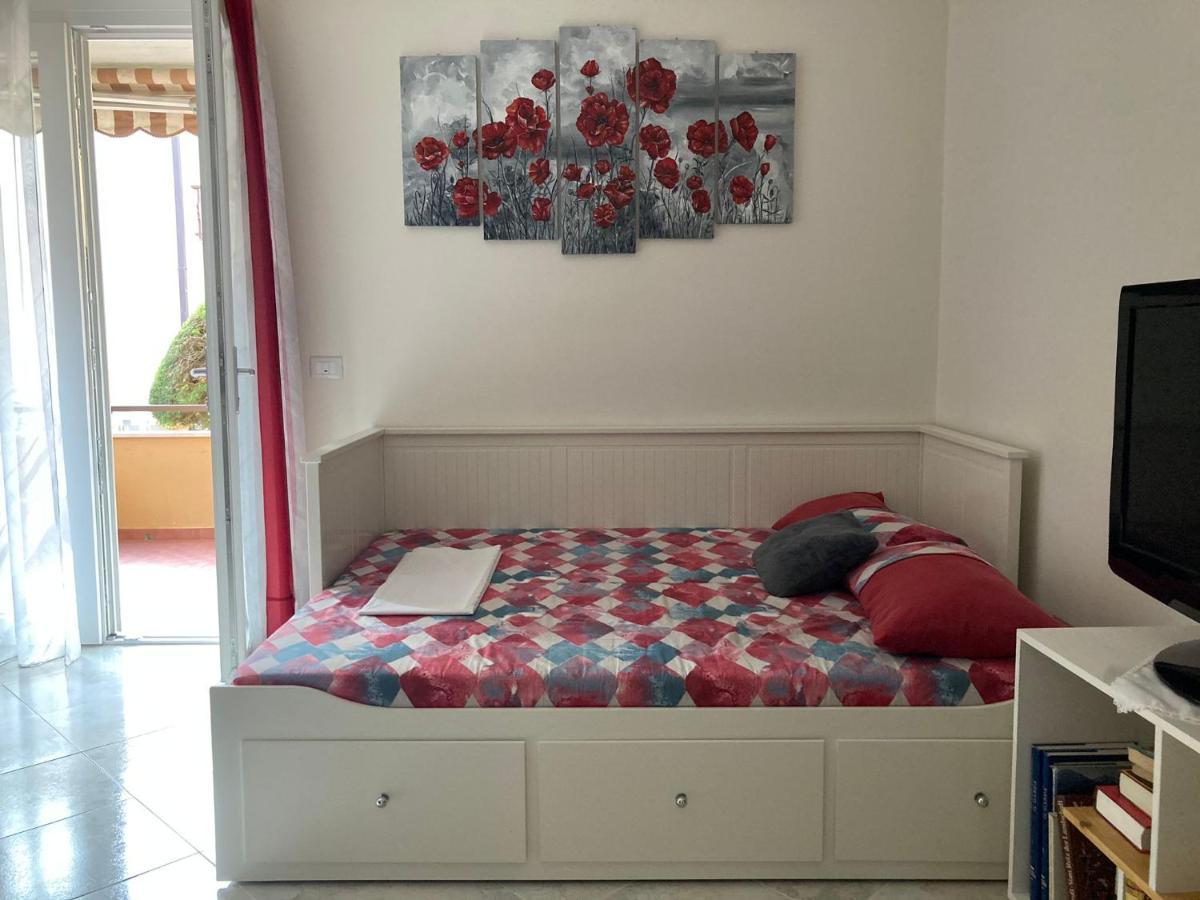 Appartamento A Peschiera Del Garda Con Piscina Εξωτερικό φωτογραφία