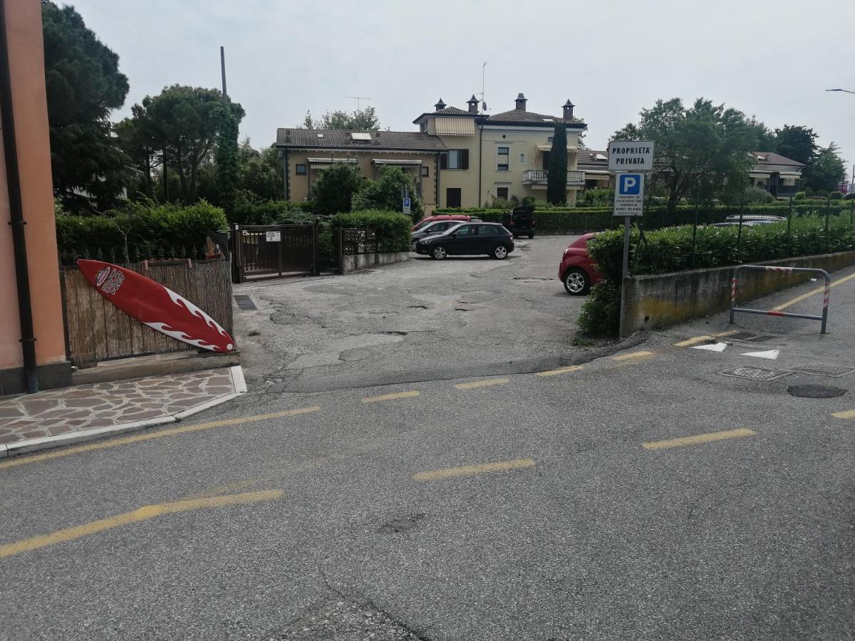 Appartamento A Peschiera Del Garda Con Piscina Εξωτερικό φωτογραφία